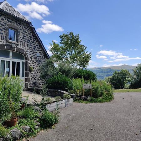 Maison D'Hotes La Grange Salers Exterior photo