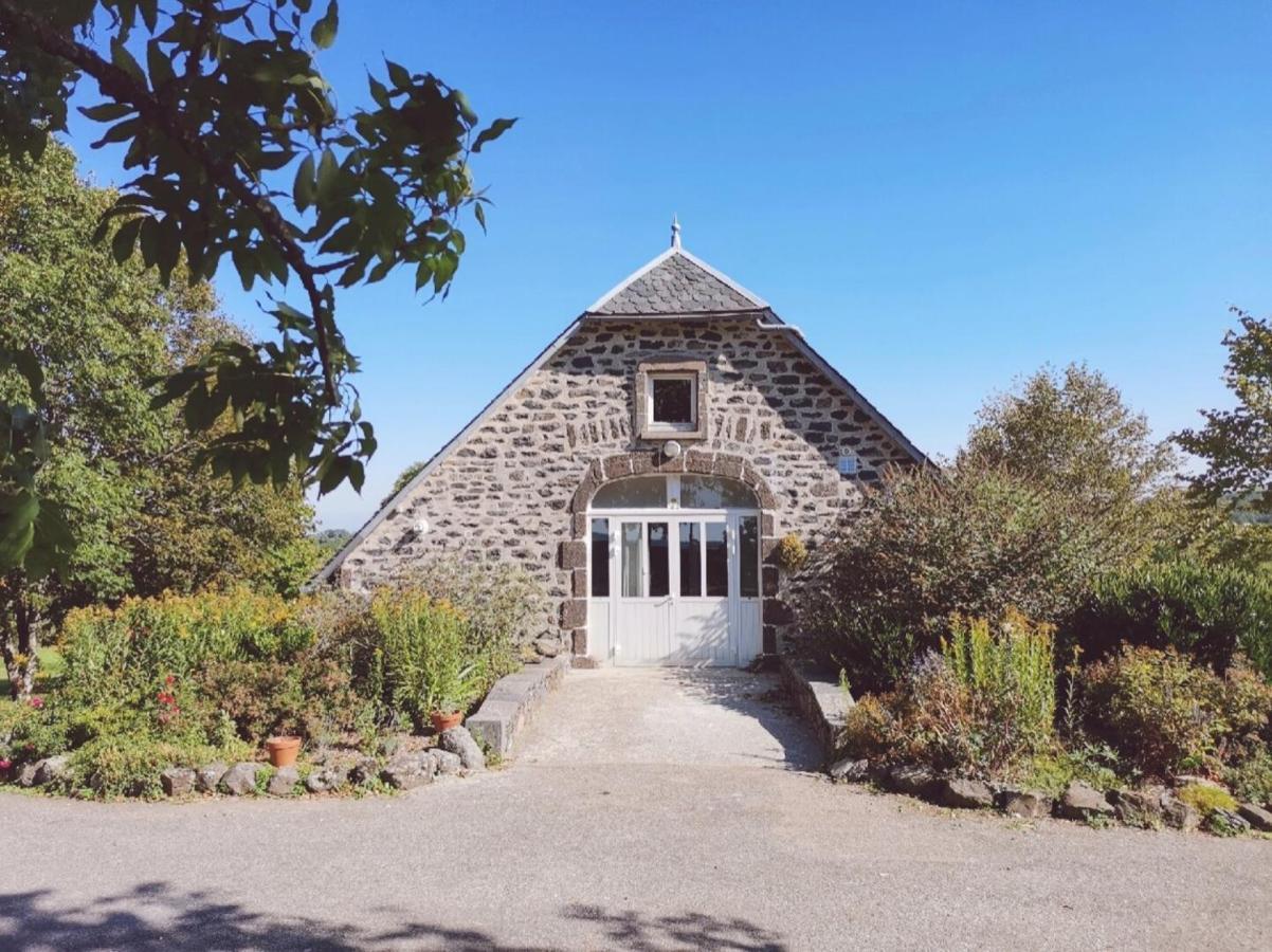 Maison D'Hotes La Grange Salers Exterior photo