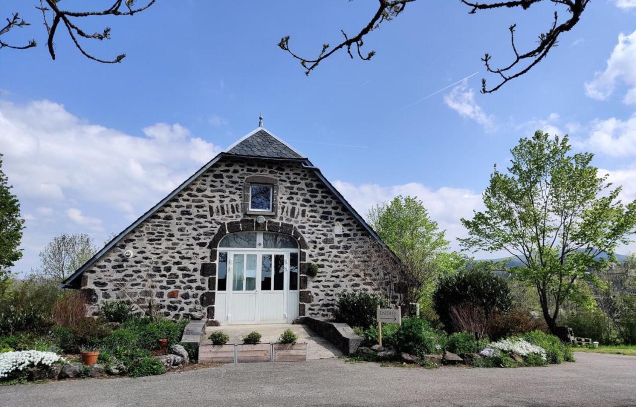Maison D'Hotes La Grange Salers Exterior photo